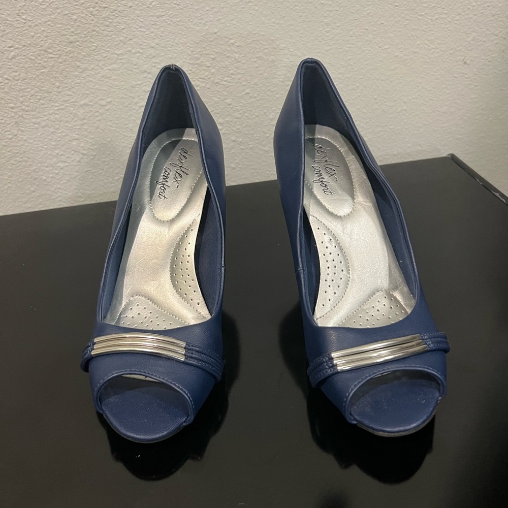 Elegant Blue Peep-Toe Heels